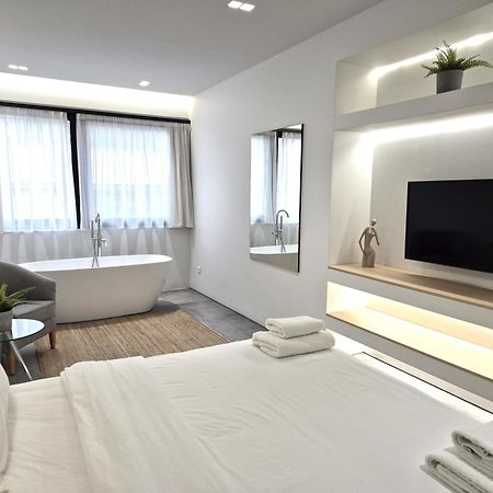 אתונה The Dazzling Glimpse Acropolis Suites מראה חיצוני תמונה