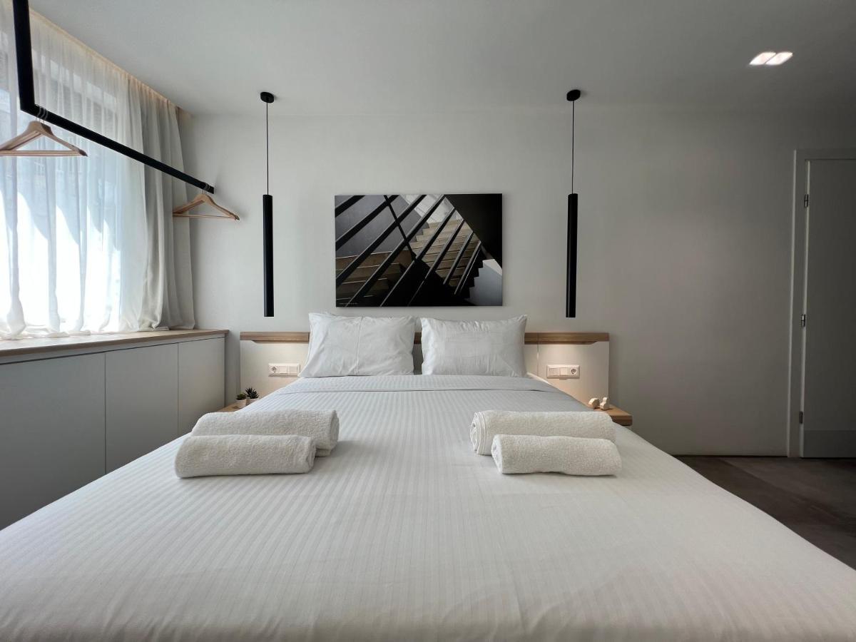 אתונה The Dazzling Glimpse Acropolis Suites מראה חיצוני תמונה