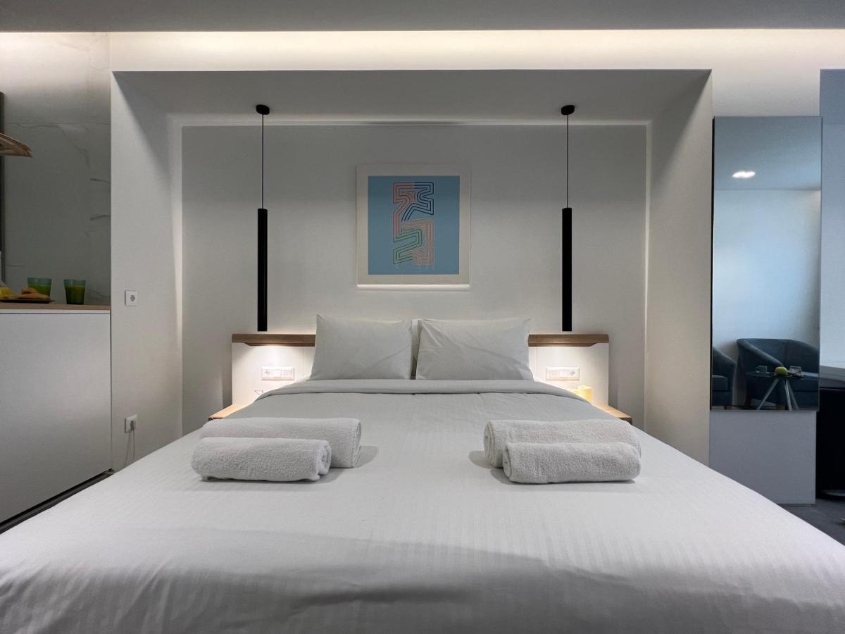 אתונה The Dazzling Glimpse Acropolis Suites מראה חיצוני תמונה