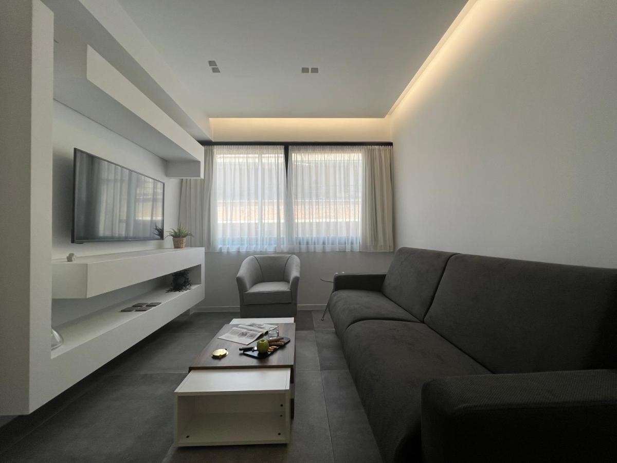 אתונה The Dazzling Glimpse Acropolis Suites מראה חיצוני תמונה