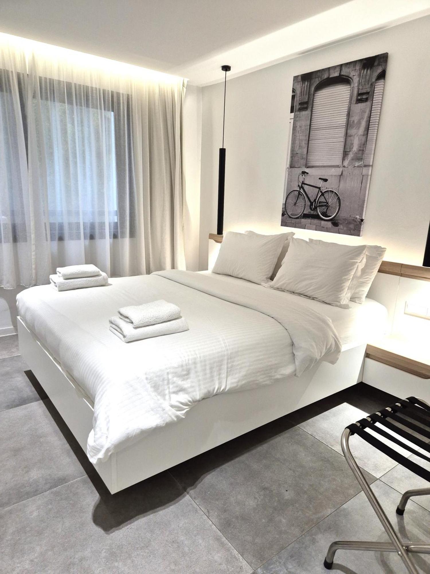 אתונה The Dazzling Glimpse Acropolis Suites מראה חיצוני תמונה